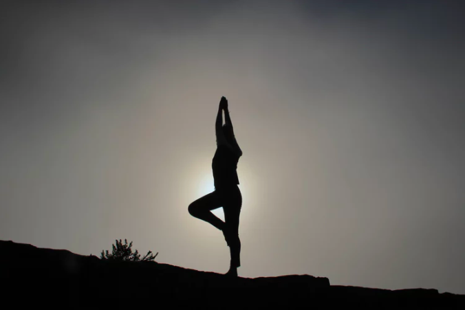 Yoga - monochrome silhuette